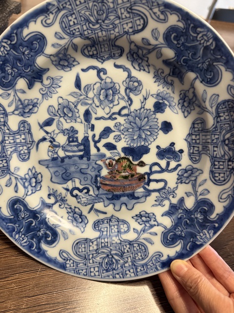 古玩陶瓷青花釉里紅盤真品鑒賞圖