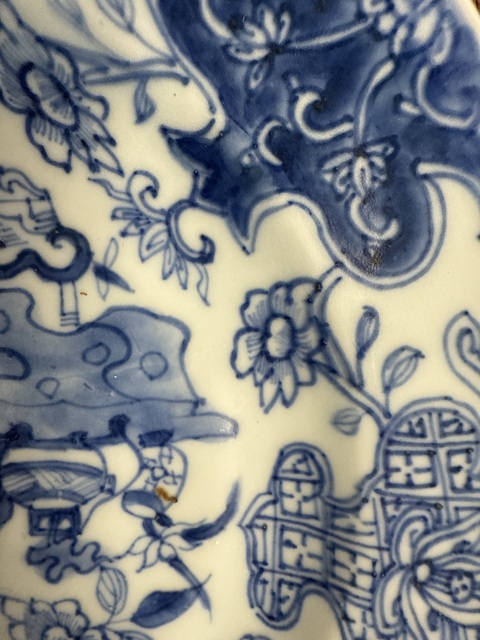 古玩陶瓷青花釉里紅盤真品鑒賞圖