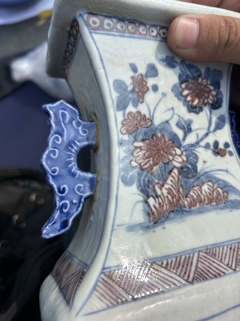 古玩陶瓷青花釉里紅瓶真品鑒賞圖