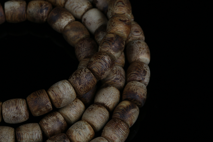 古玩雜項(xiàng)柬埔寨白奇楠制作珠串真品鑒賞圖