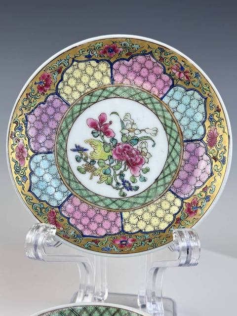 古玩陶瓷清雍正 廣彩琺瑯彩花卉紋杯碟一組真品鑒賞圖