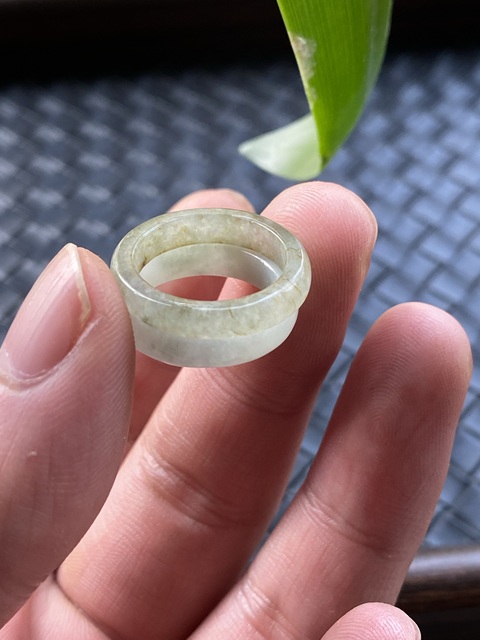 古玩玉器清代天然翡翠戒指拍賣,當前價格588元