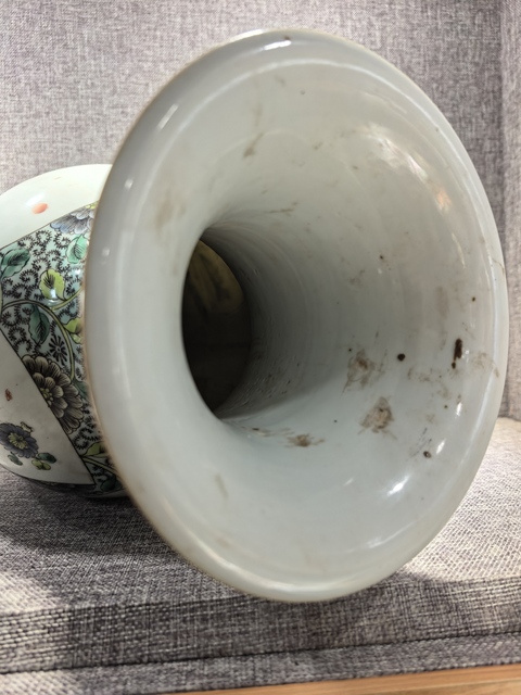 古玩陶瓷鐘馗紋五彩撇口瓶真品鑒賞圖