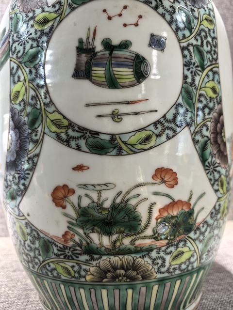 古玩陶瓷鐘馗紋五彩撇口瓶真品鑒賞圖