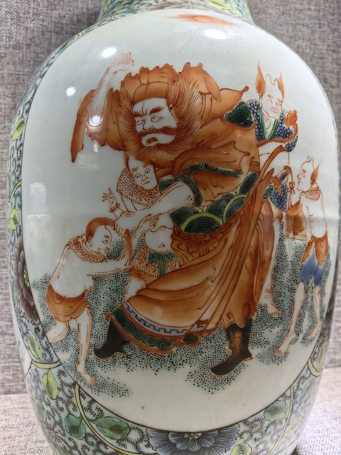 古玩陶瓷鐘馗紋五彩撇口瓶真品鑒賞圖