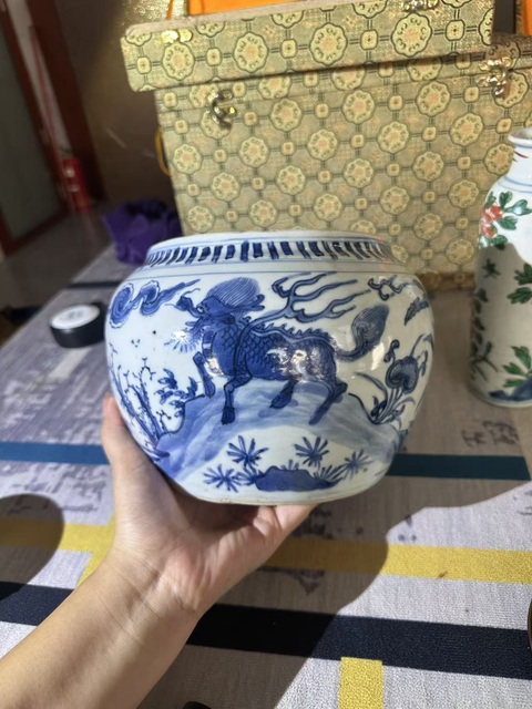 古玩陶瓷麒麟逗鳳圍棋罐真品鑒賞圖