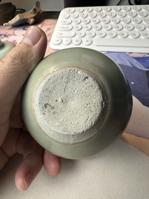 古玩陶瓷龍泉窯青釉水盂真品鑒賞圖