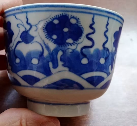 古玩陶瓷晚清青花杯真品鑒賞圖