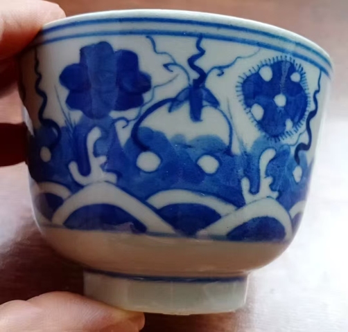 古玩陶瓷晚清青花杯真品鑒賞圖