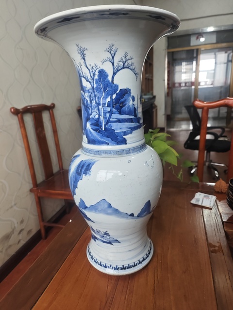 古玩陶瓷山水紋青花鳳尾尊真品鑒賞圖