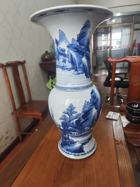 古玩陶瓷山水紋青花鳳尾尊真品鑒賞圖