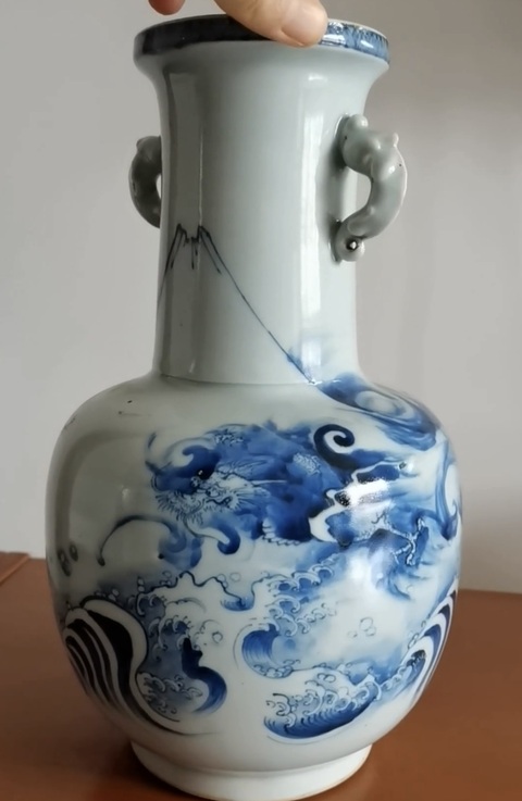 古玩陶瓷民國青花龍紋瓶真品鑒賞圖
