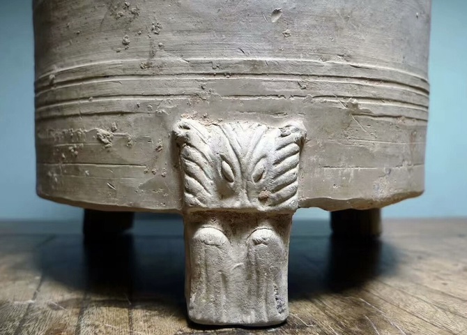 古玩陶瓷灰陶三熊足谷倉罐真品鑒賞圖