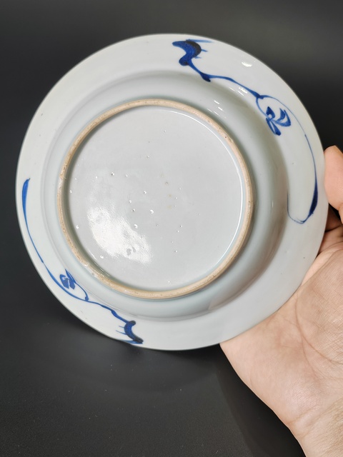 古玩陶瓷青花花卉紋折沿盤真品鑒賞圖