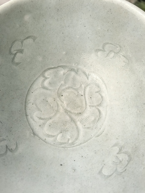 古玩陶瓷青白釉刻花斗笠碗真品鑒賞圖