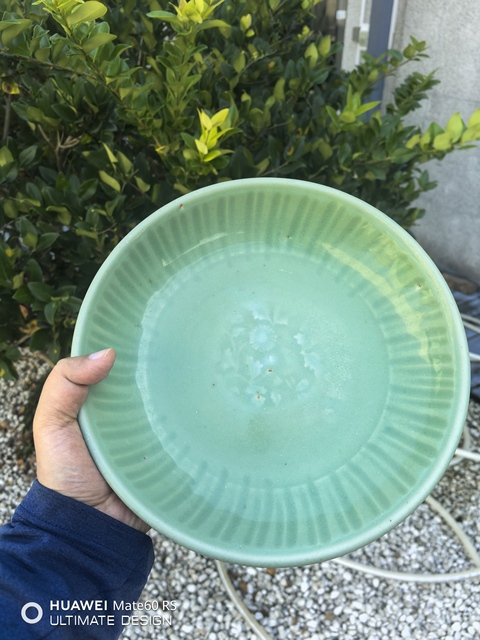 古玩陶瓷元代龍泉青瓷花卉紋盤拍賣，當前價格16800元