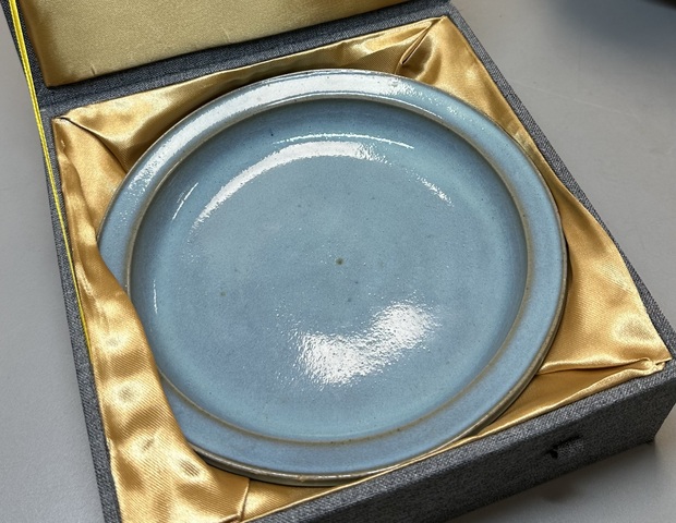 古玩陶瓷金鈞窯天藍釉折沿盤真品鑒賞圖