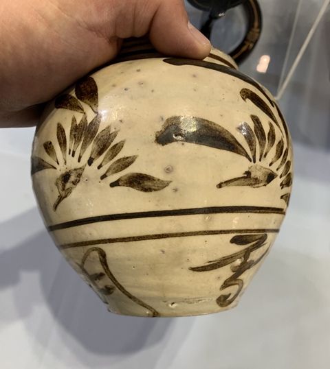 古玩陶瓷褐彩罐真品鑒賞圖