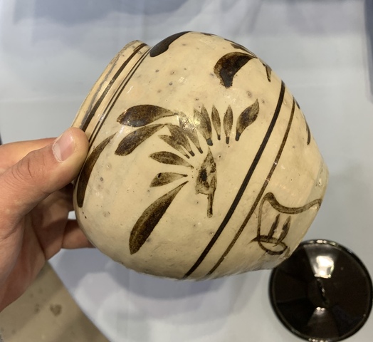 古玩陶瓷褐彩罐真品鑒賞圖