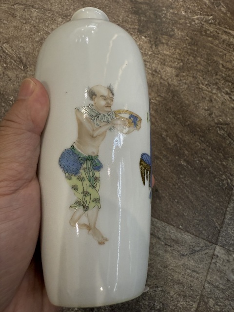 古玩陶瓷鐘馗嫁妹琺瑯彩梅瓶真品鑒賞圖