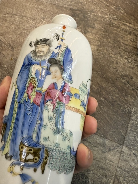 古玩陶瓷鐘馗嫁妹琺瑯彩梅瓶真品鑒賞圖