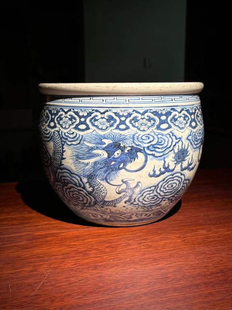 古玩陶瓷龍紋青花缸真品鑒賞圖