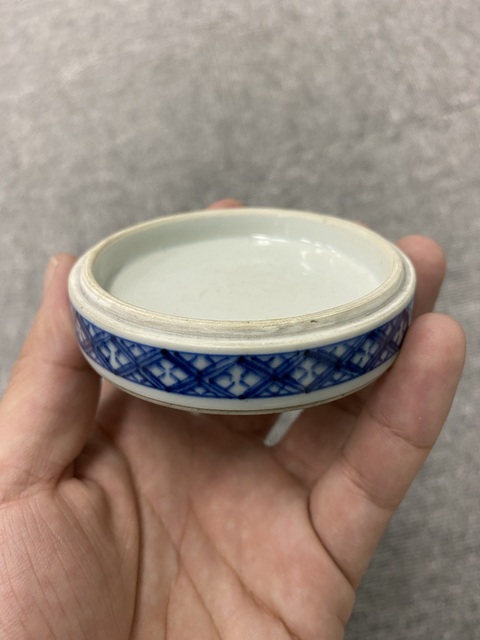 古玩陶瓷清早期青花五彩達(dá)摩渡江圖印盒真品鑒賞圖