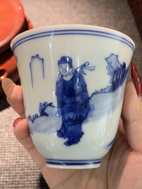古玩陶瓷人物紋青花杯真品鑒賞圖