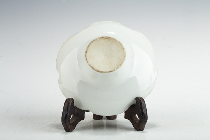 古玩陶瓷民國·胭脂紅彩山水紋三才蓋碗拍賣，當前價格1888元