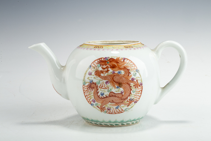 古玩陶瓷民國·“大清光緒年制”粉彩龍鳳呈祥紋茶壺拍賣，當前價格2200元