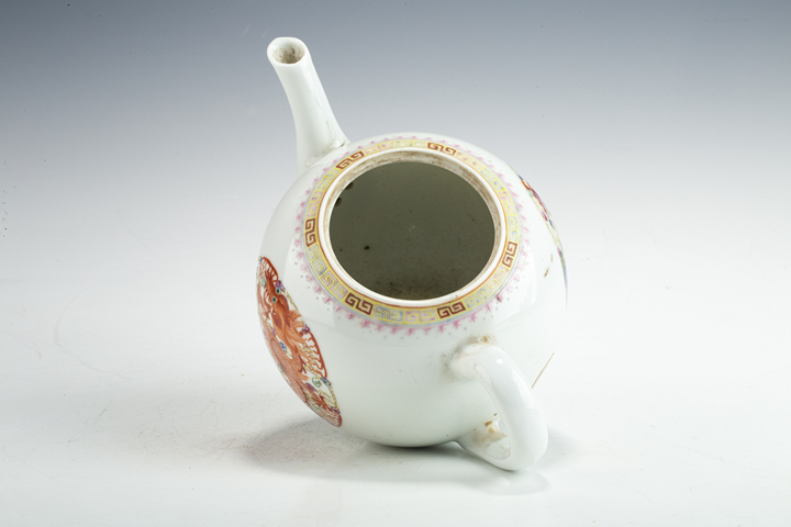 古玩陶瓷民國·“大清光緒年制”粉彩龍鳳呈祥紋茶壺拍賣，當前價格2200元