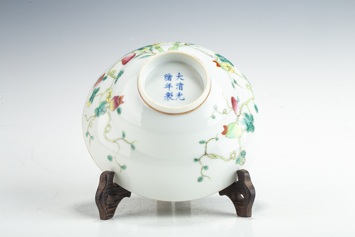 古玩陶瓷清光緒·粉彩癩瓜紋折腰碗(官)真品鑒賞圖