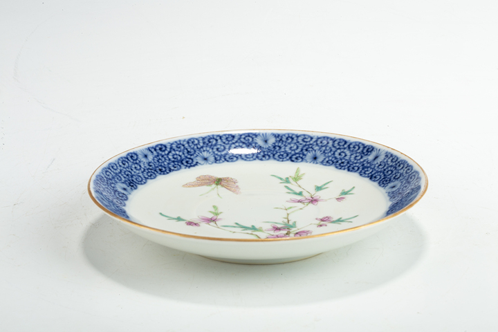 古玩陶瓷民國(guó)·青花粉彩蝶戀花紋盤真品鑒賞圖