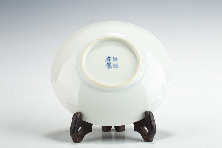 古玩陶瓷民國(guó)·青花粉彩蝶戀花紋盤真品鑒賞圖