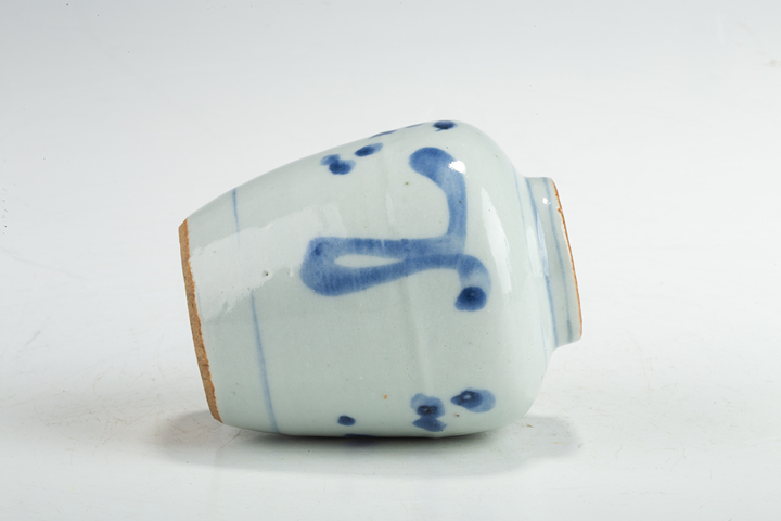 古玩陶瓷明末清初·青花花卉紋小罐真品鑒賞圖