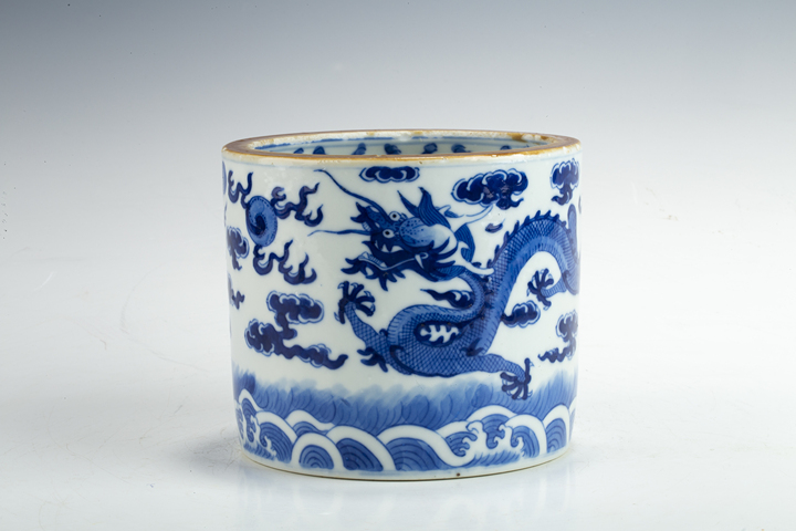 古玩陶瓷清晚·青花龍鳳呈祥紋筆筒真品鑒賞圖