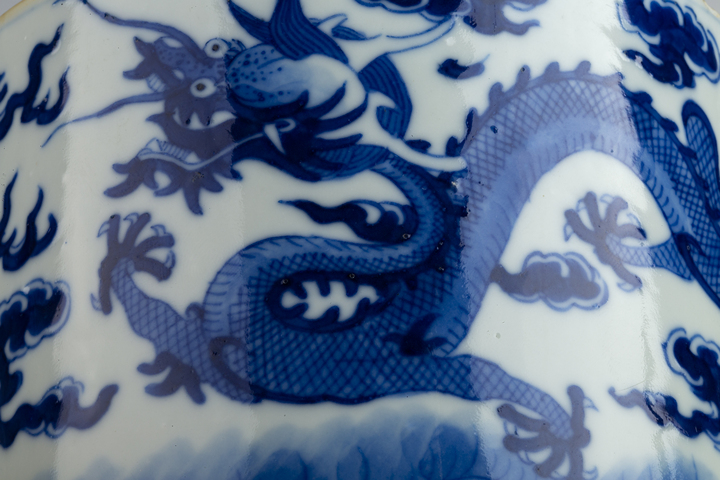 古玩陶瓷清晚·青花龍鳳呈祥紋筆筒真品鑒賞圖