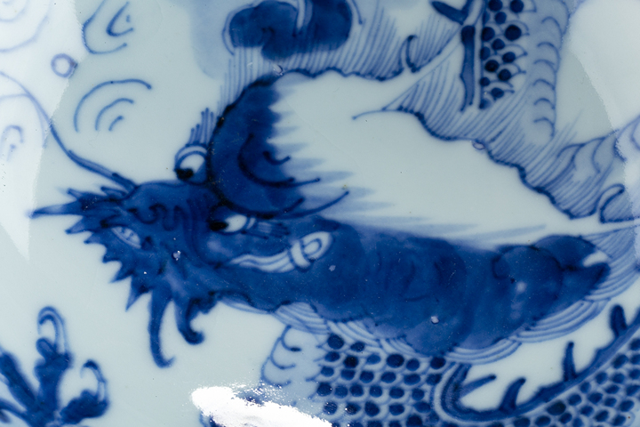 古玩陶瓷清雍正·青花過墻龍紋碗真品鑒賞圖