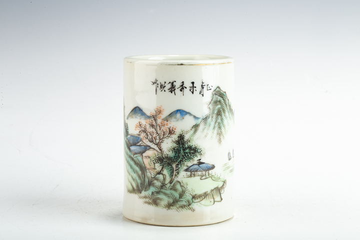 古玩陶瓷民國·粉彩山水紋筆筒真品鑒賞圖