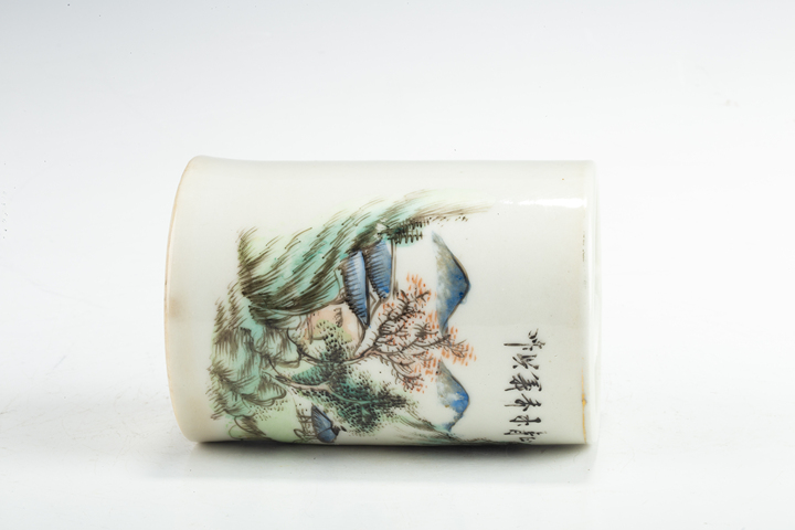 古玩陶瓷民國·粉彩山水紋筆筒真品鑒賞圖