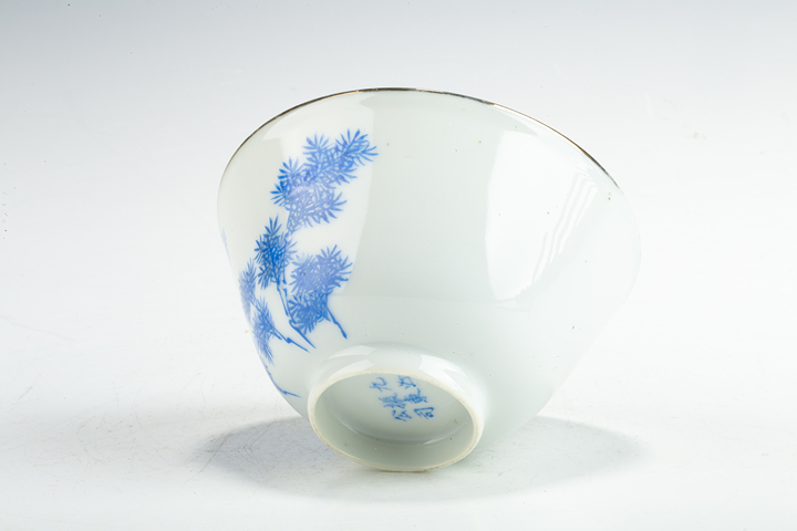 古玩陶瓷民國·藍料彩竹紋碗真品鑒賞圖