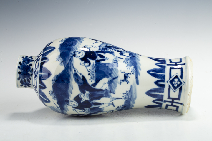 古玩陶瓷清晚·青花人物圖獅鈕蓋瓶拍賣，當(dāng)前價格5888元