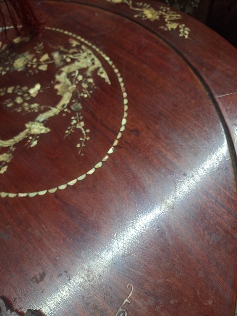 古玩雜項餐桌真品鑒賞圖