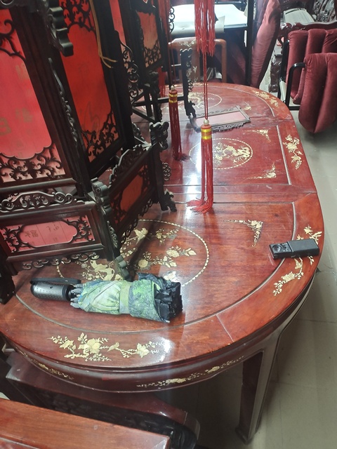 古玩雜項餐桌真品鑒賞圖