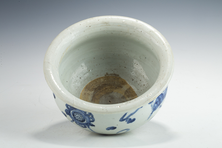 古玩陶瓷清早·青花獅子繡球紋香爐真品鑒賞圖