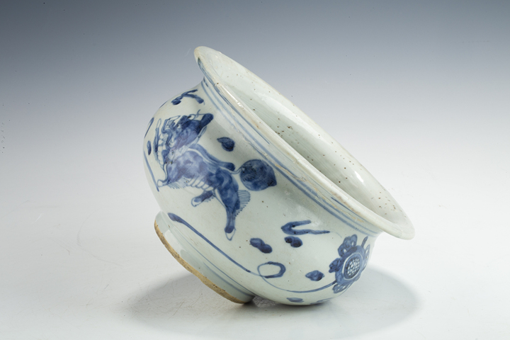 古玩陶瓷清早·青花獅子繡球紋香爐真品鑒賞圖