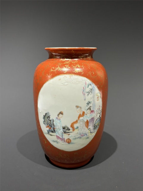 古玩陶瓷珊瑚紅釉描金開光粉彩人物紋燈籠瓶真品鑒賞圖