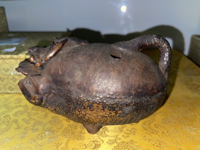 古玩陶瓷明末清初瑞獸水注真品鑒賞圖