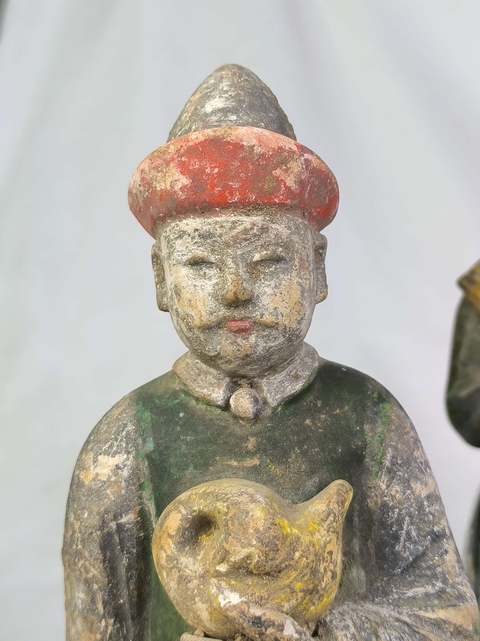 古玩陶瓷明三彩人物侍者俑真品鑒賞圖