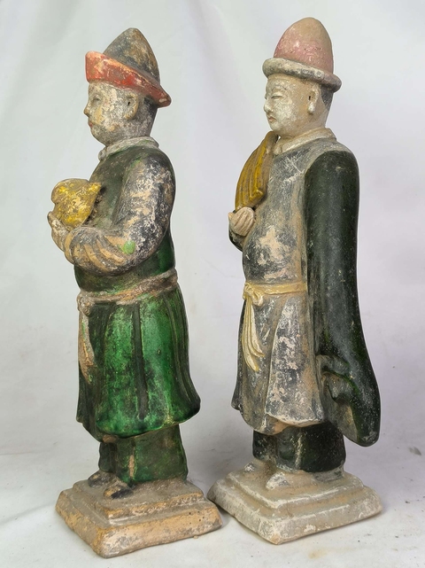 古玩陶瓷明三彩人物侍者俑真品鑒賞圖